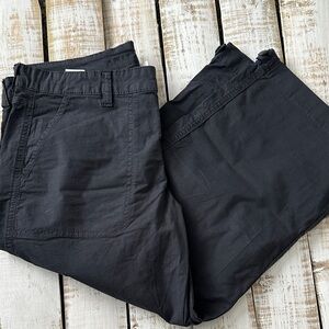 American Eagle Crop Pants Black Size 6